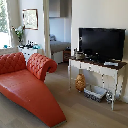 Design Apt Parking & Bike Apartment